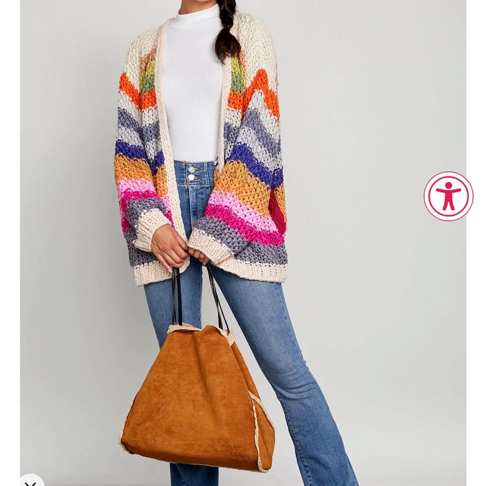 Listicle sweater from social threads. Never worn. Size medium.